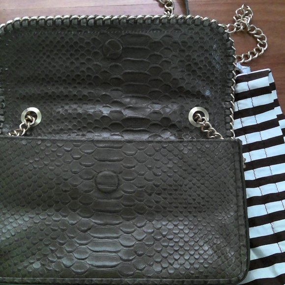 Henri Bendel Green Shoulder Bag/Crossbody Bag with Python Embossing and Chain - Picture 3 of 6